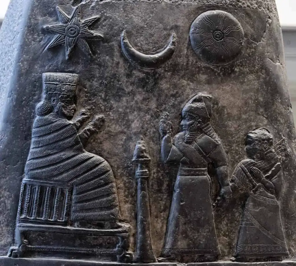 Image of Su-en or Sin as the moon god of ancient mesopotamia. 
